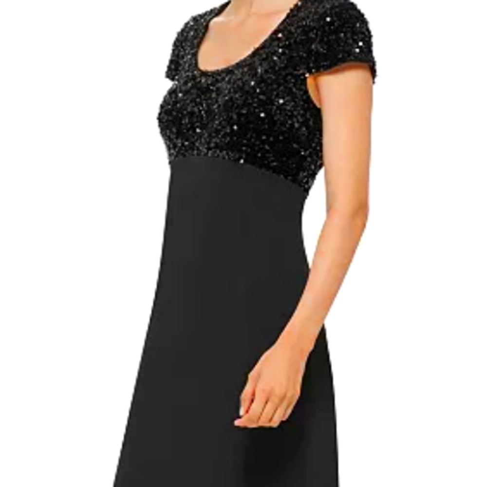 NWT Calvin Klein Long Formal dress In Black